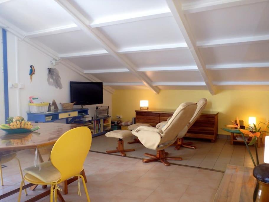 Charmant Et Spacieux Studio A 50M De La Plage Le Diamant Luaran gambar